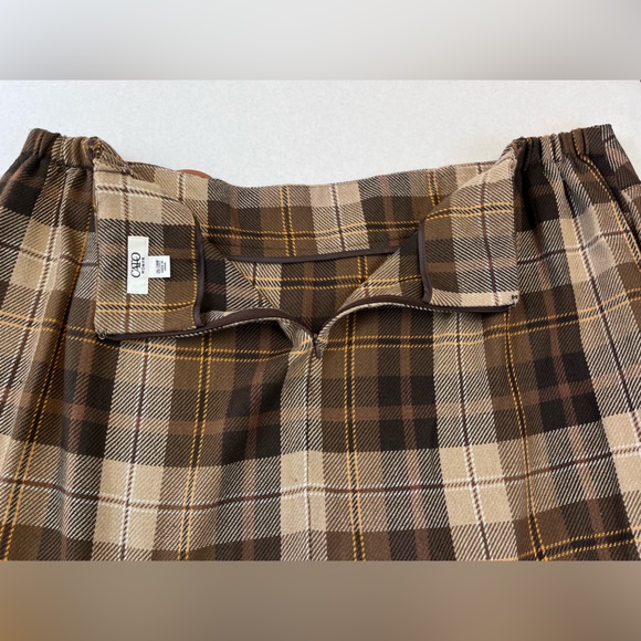 Cato Women’s Brown Plaid Skirt. Size 26/28W - Picture 7 of 14